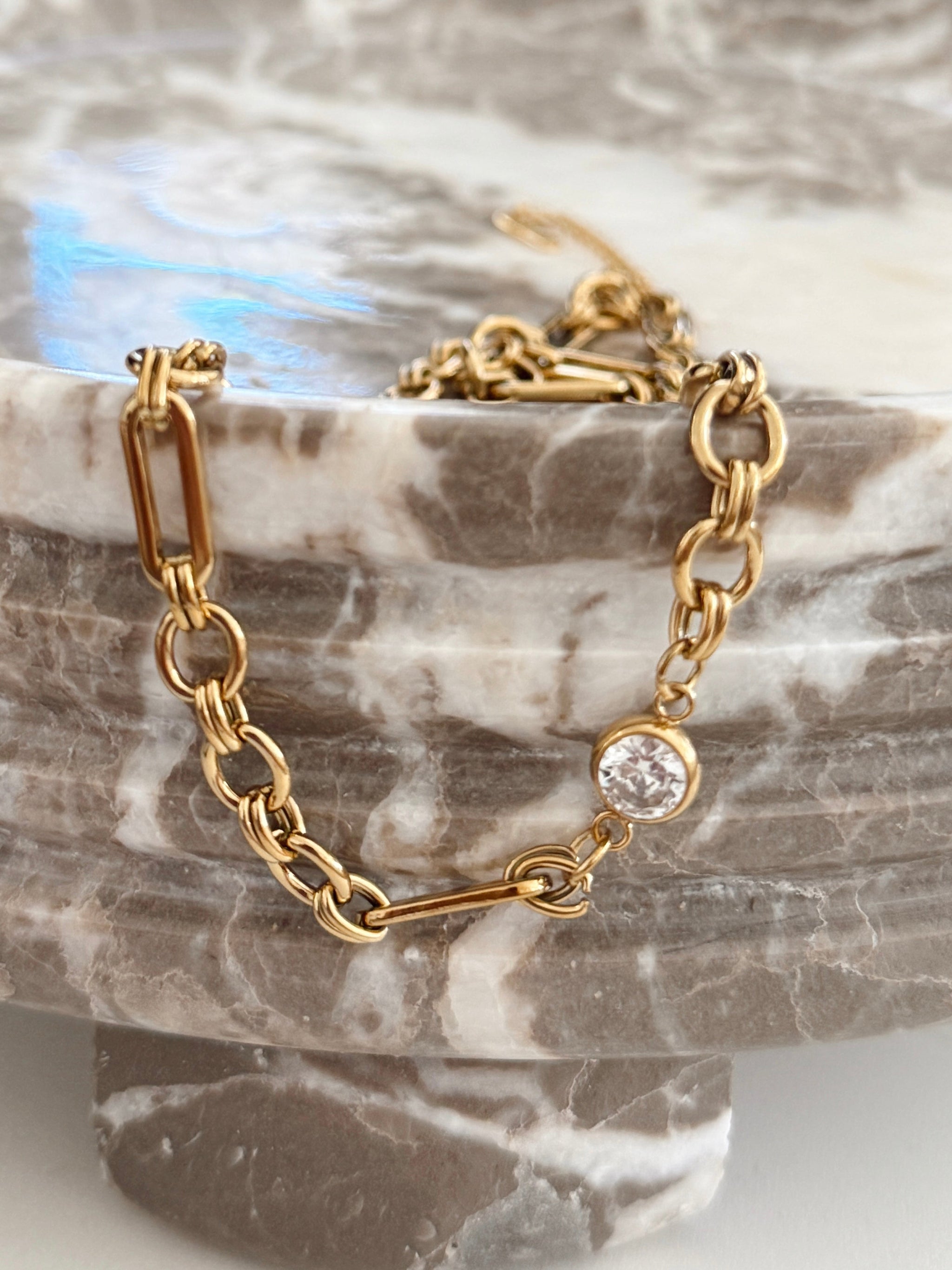 unique-id-7fbe232d-9e50-4094-86ef-3ac779799fe4