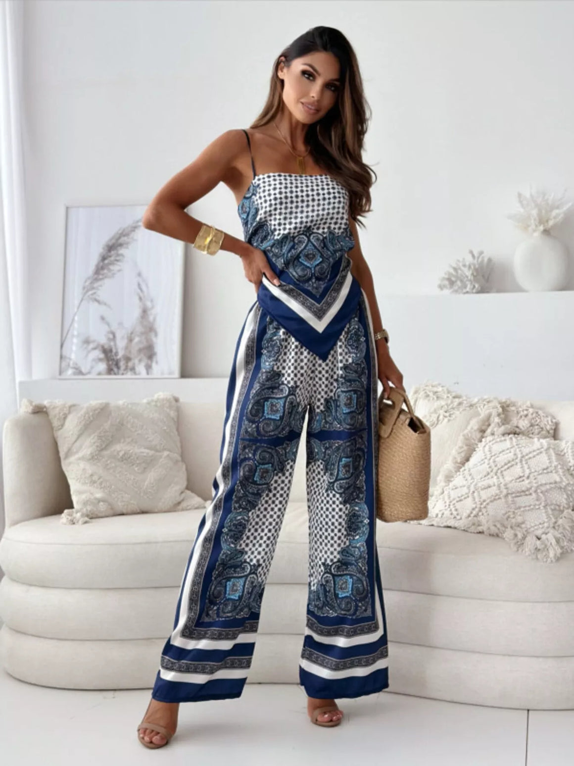  | Sparkles & Lace Boutique